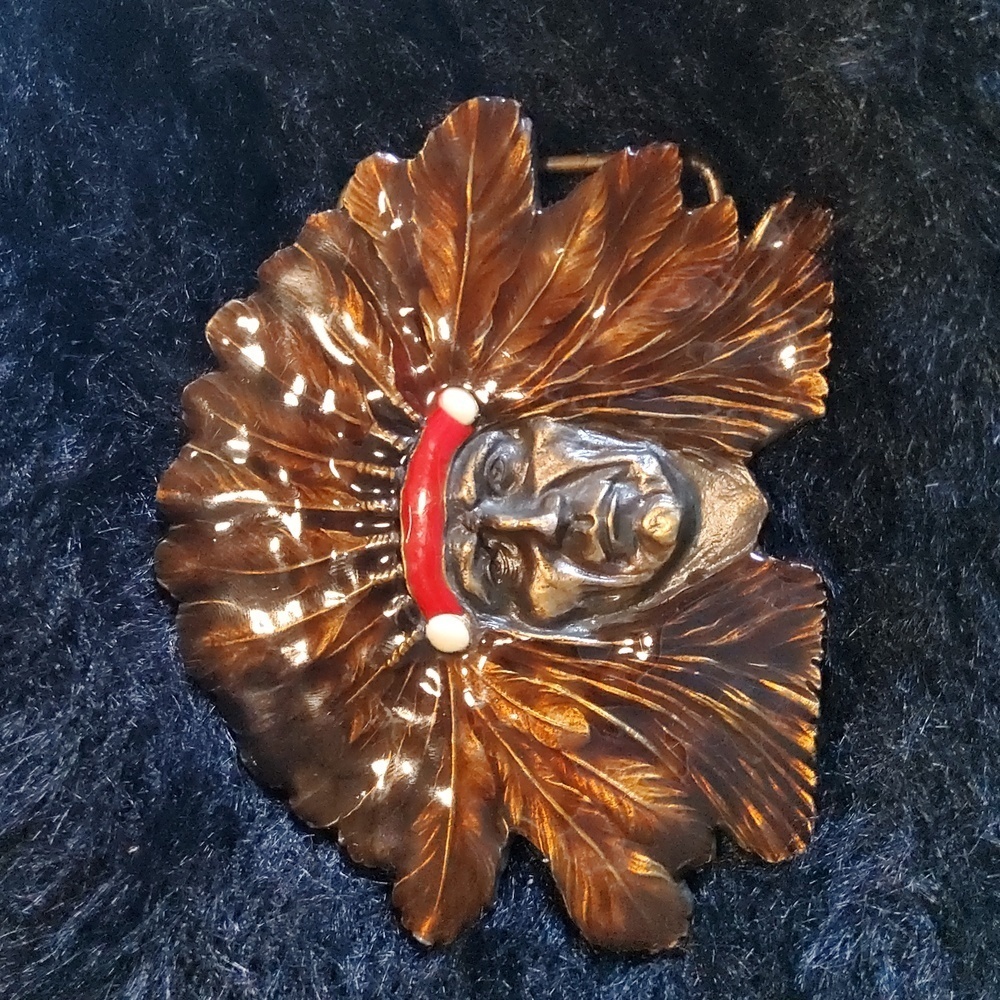Vntg Bergamot Native American Chief  Sitting Bull brass/enamel belt buckle, exc